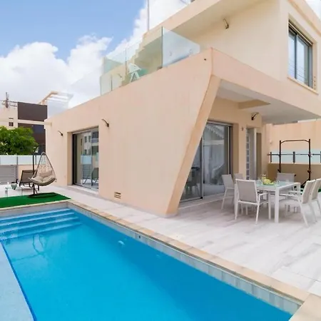 Dom wakacyjny Modern With Pool Jacuzzi And Sea View *